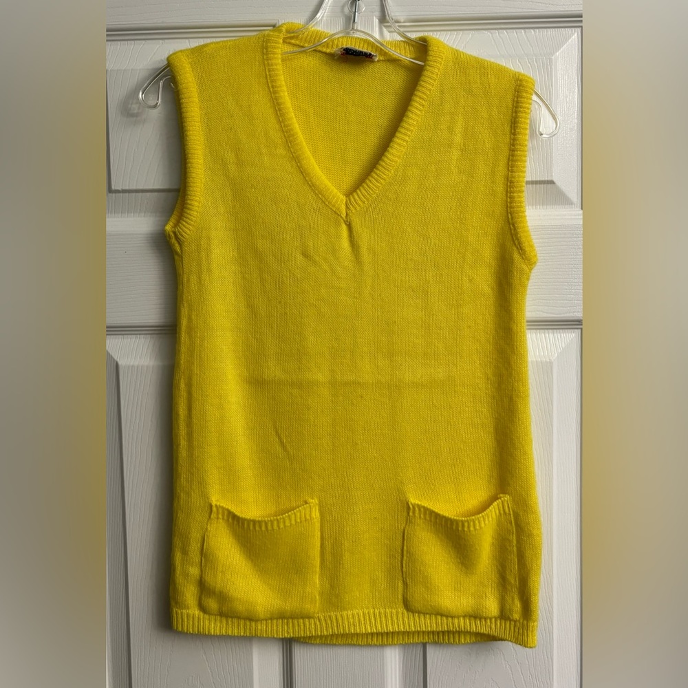 Vintage 1960’s Fashion By Machenry Woman’s Cardigan Size Small